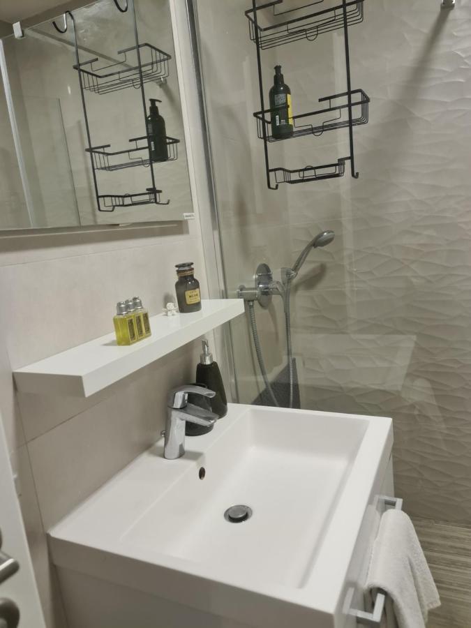 Brand New Lovely Apartment Bella ドゥブロブニク エクステリア 写真